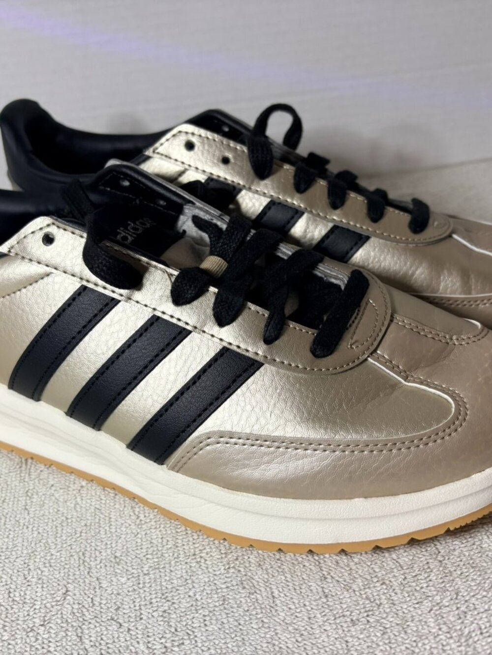 Adidas Run 70s 2.0 Womens Metallic Gold Black Gum Sole Sneakers 9.5 JR2454